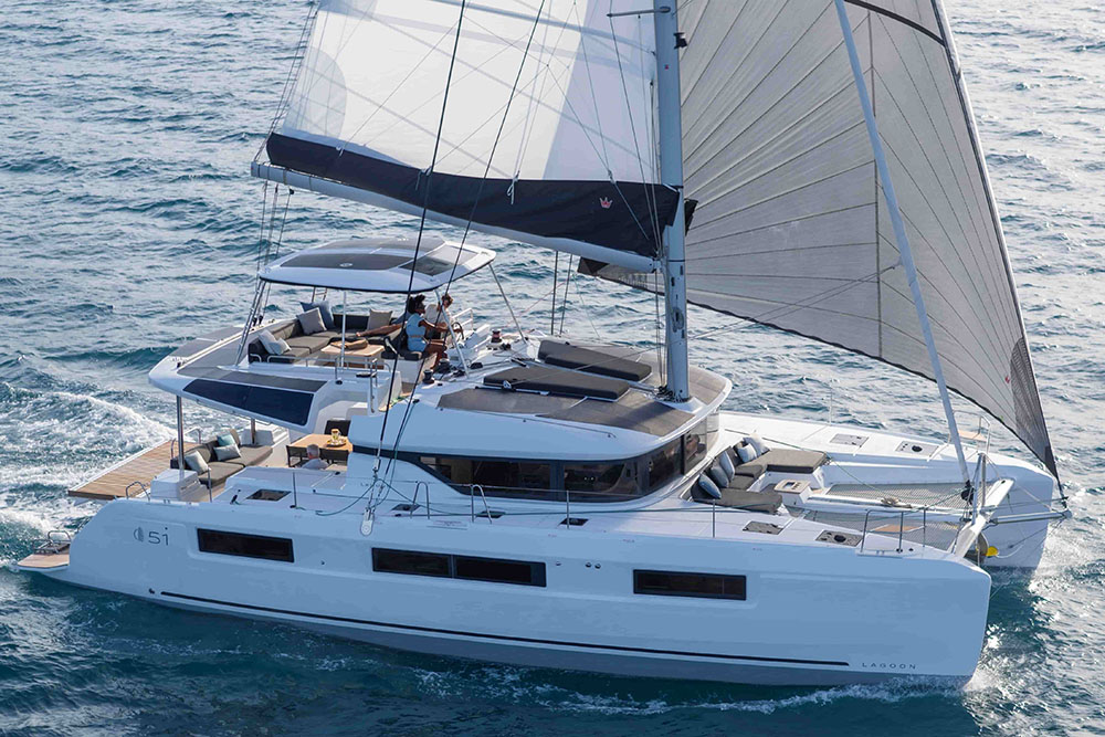 descripción de un catamarán